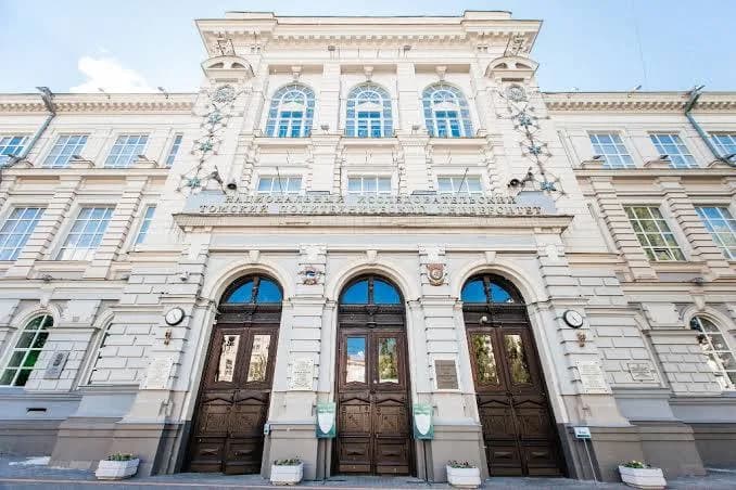 Вход в корпус ТПУ